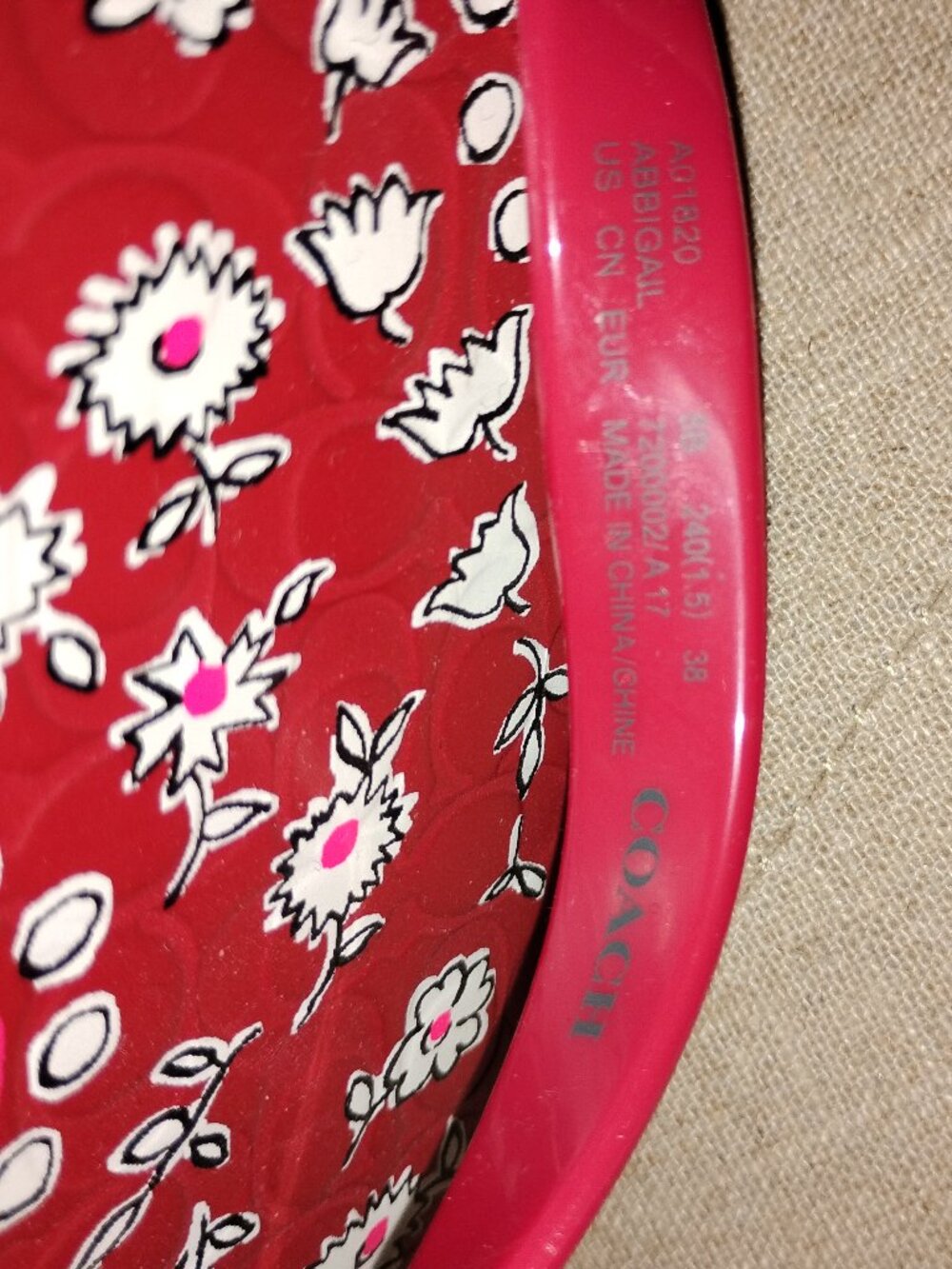 Coach Red Floral Flip Flops - Size 8 - Picture 9 of 13